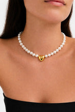 Cargar imagen en el visor de la galería, ROMANTICA GOLD PEARL NECKLACE
