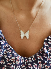 Cargar imagen en el visor de la galería, BUTTERFLY NECKLACE
