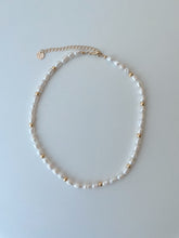 Cargar imagen en el visor de la galería, SIMPLE PEARL CHOKER
